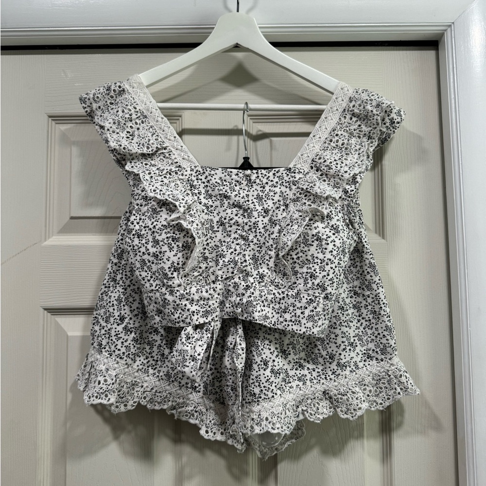 American Eagle Outfitters Black and Cream Ruffled Tie Front Blouse